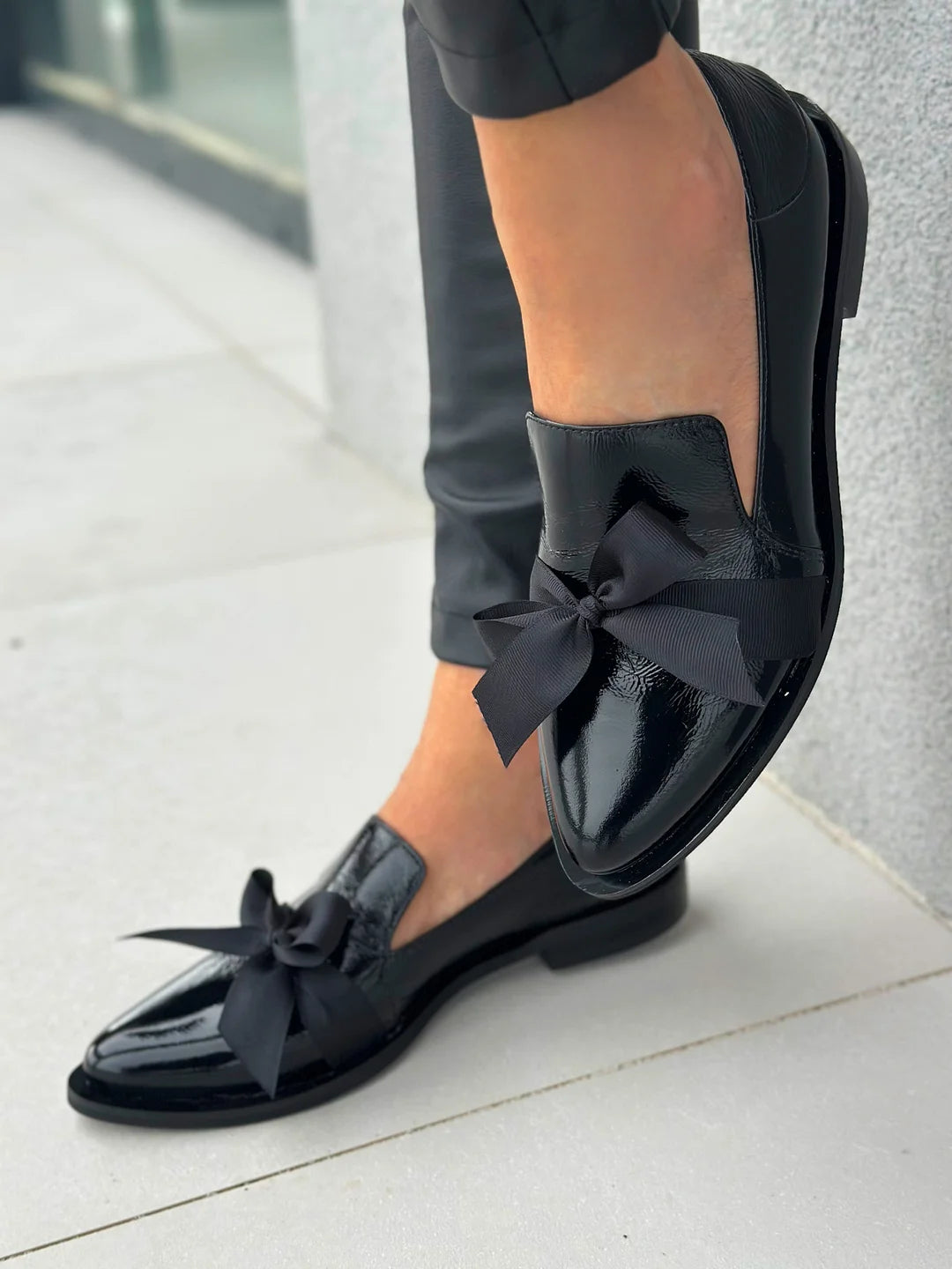 Új 2025-ös Gucci® női fekete bőrcipő