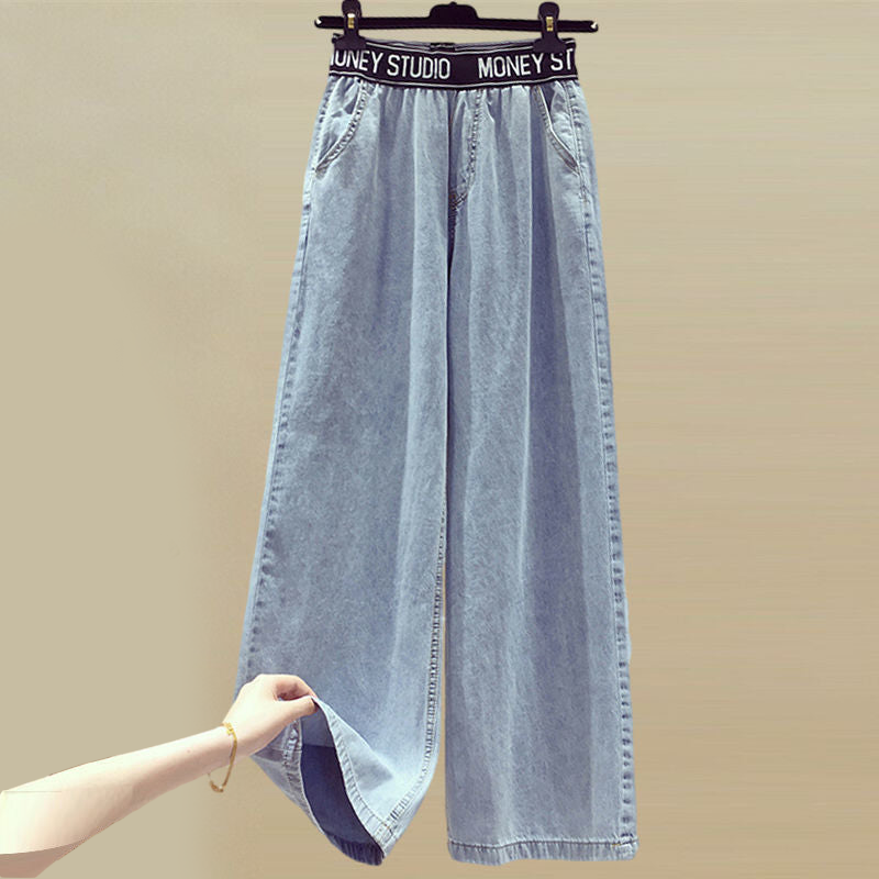 Kétrészes női öltöny inggel és farmerrel