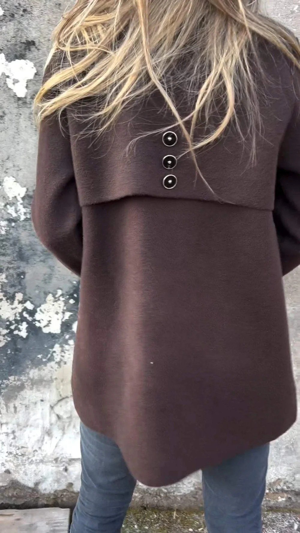 Lezser, egysoros vastag kabát hajtókakkal Lezser, egysoros vastag kabát hajtókakkal Lezser, egysoros vastag kabát hajtókakkal WEBHELYEM  Lezser, egysoros vastag kabát hajtókakkal