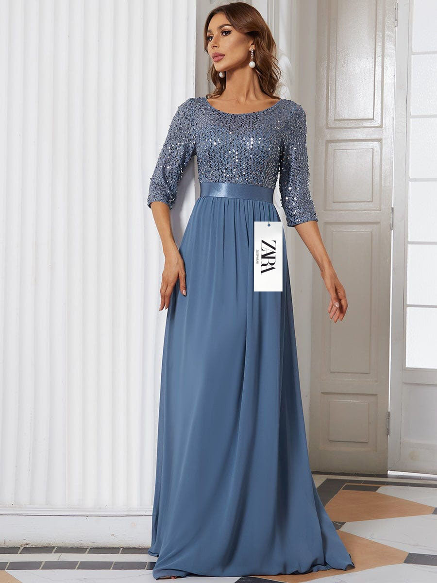 Elegáns, flitteres ruha hosszú ujjal és kerek nyakkivágással