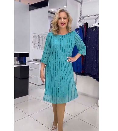 Elegáns karcsú ruha nyomott középhosszú kiszélesedő szoknyával