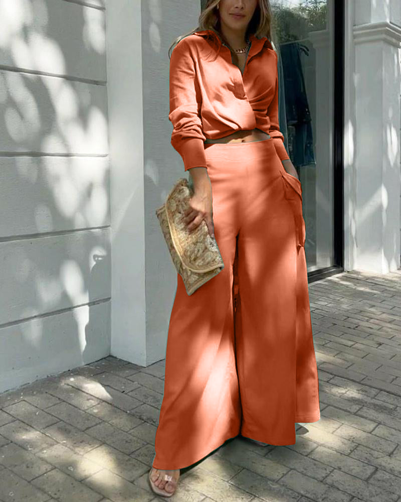 Színes, kétrészes alkalmi öltöny