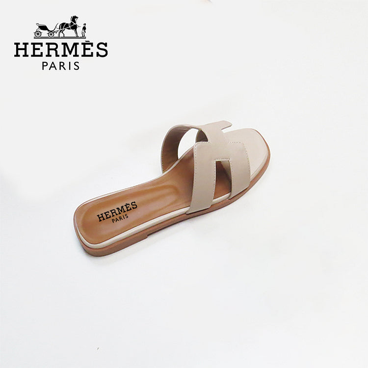 Hermes® női borjúbőr szandál