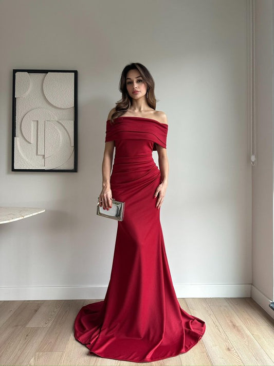 Hosszú szoknya derékban a vállon át