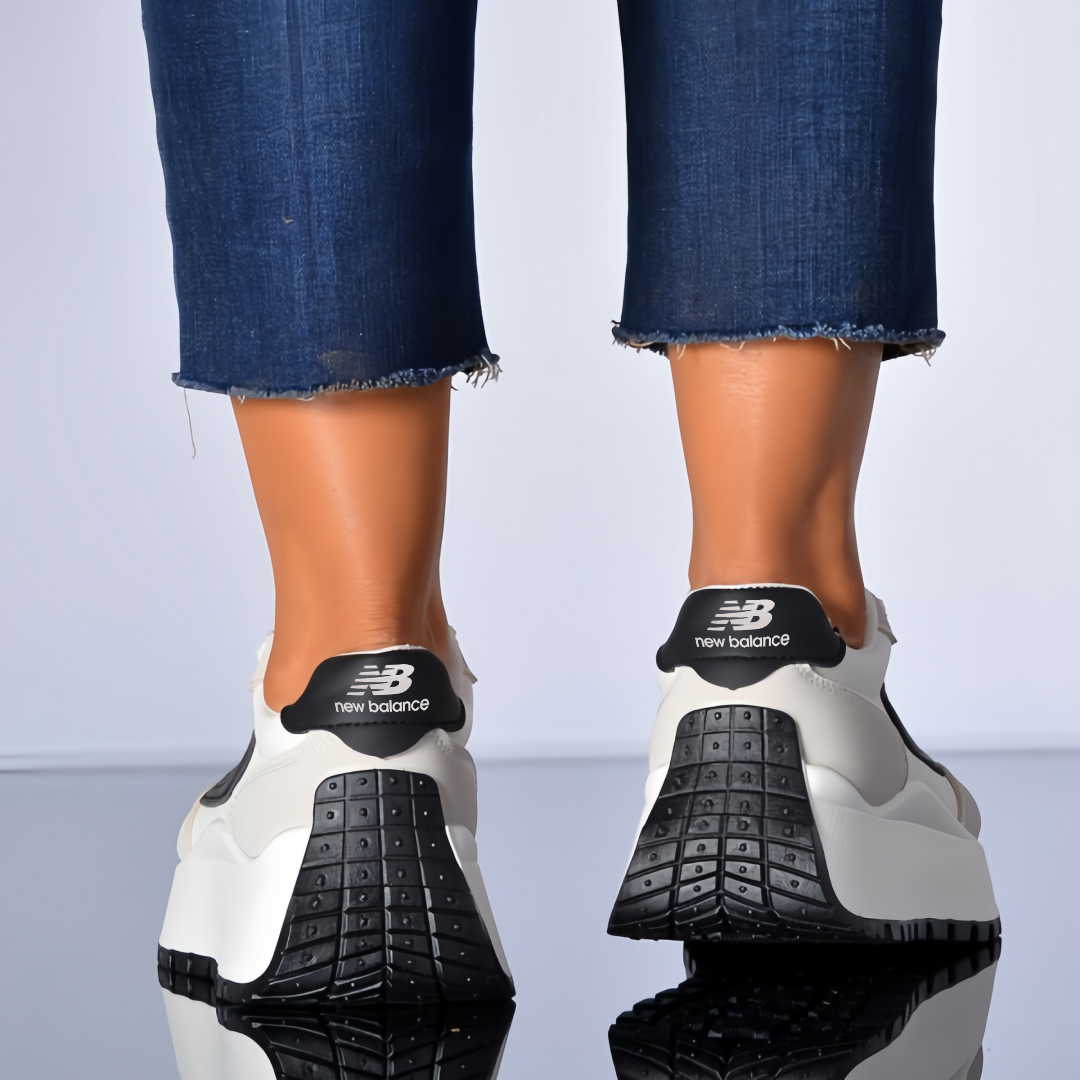 New Balance® sportplatform cipők.