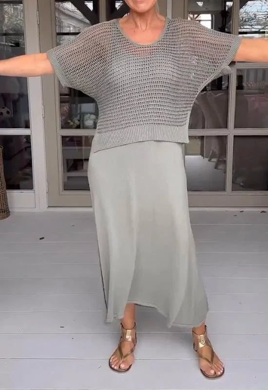 Kétrészes ruha pántokkal és áttört blúzzal