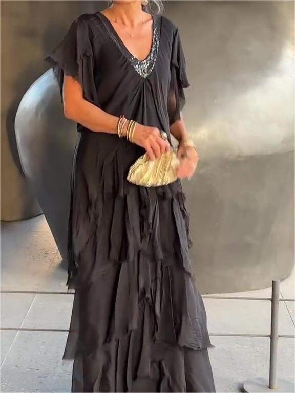 Az akció utolsó napján 🔥 egy elegáns V-nyakú maxi ruha