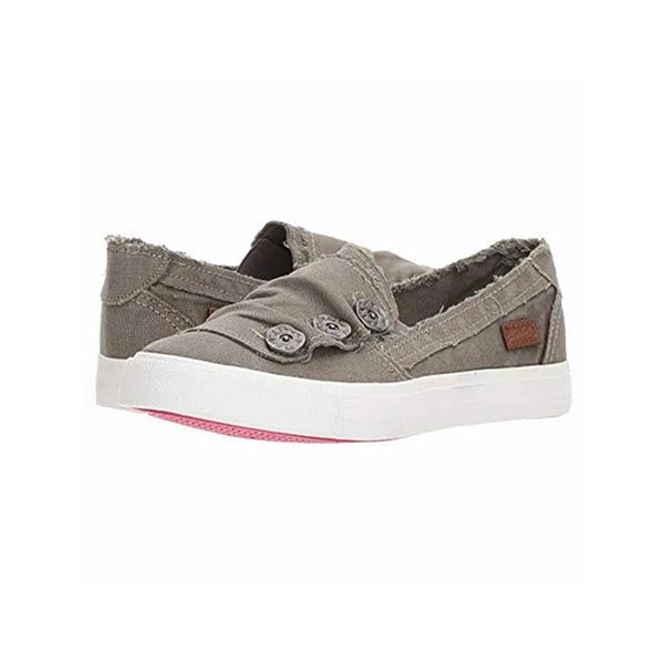 Kényelmes női tornacipő gombokkal