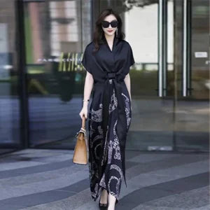 Bő, V-nyakú selyemruha