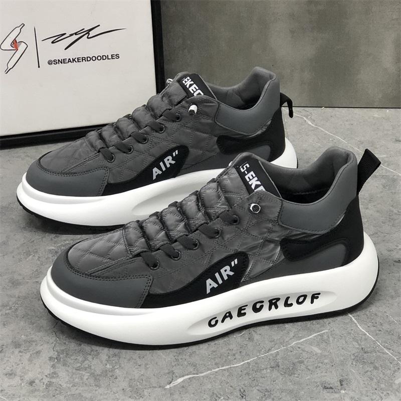 ÚJ SZABADIDŐ UNIVERZÁLIS VASTAGTALP FÉRFI tornacipő