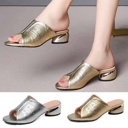 (Kedvező áron eladó) Valódi puha bőr középsarkú szandál