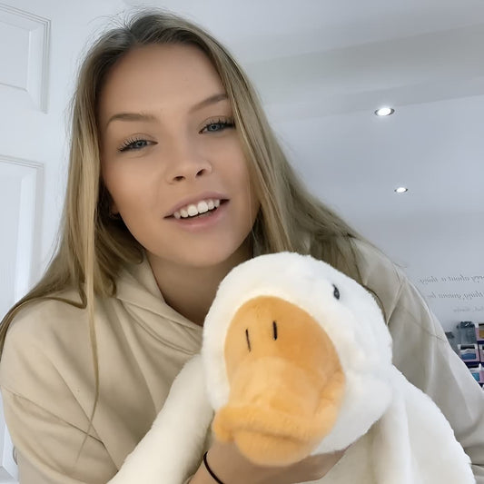 GLORIA THE GOOSE™